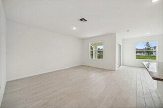 5008 Armina Pl in Fort Pierce, FL - Building Photo - Building Photo