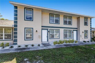 5453 16th Pl SW in Naples, FL - Building Photo