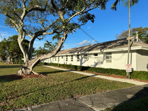 3000 NW 5th Ave in Boca Raton, FL - Building Photo - Building Photo