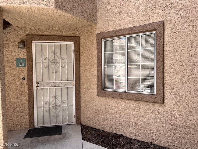 1851 Hillpointe Rd in Henderson, NV - Building Photo - Building Photo