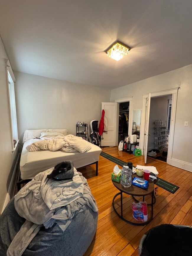 104 Strathmore Rd, Unit 2