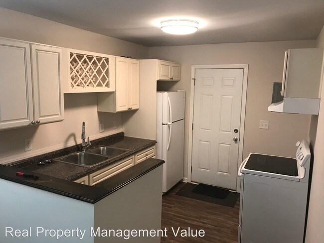 305 S Spargo St in Dallas, NC - Building Photo - Building Photo