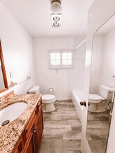 8053 SE Carlton St in Hobe Sound, FL - Building Photo - Building Photo