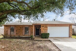 5011 Ridge Manor Dr in Houston, TX - Building Photo