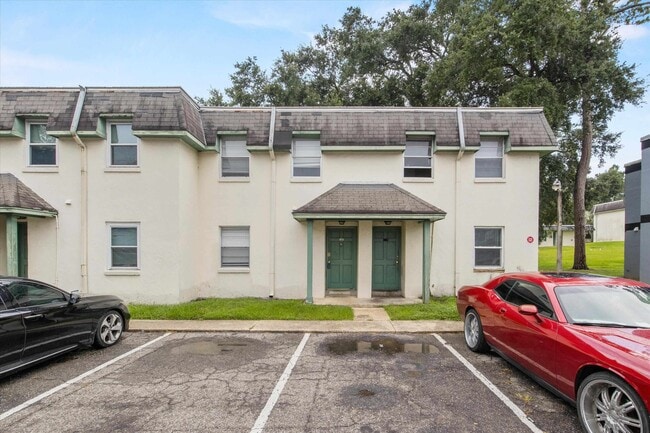 property at 2325 W Pensacola St