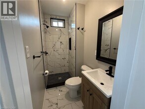 103 ELLIOTT St in Cambridge, ON - Building Photo - Building Photo