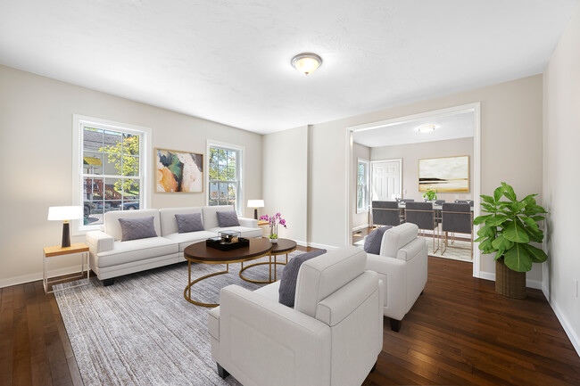386 Main St, Unit 1 in Clinton, MA - Foto de edificio - Building Photo
