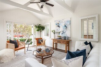 509 Goldenrod Ave, Unit A Front in Corona Del Mar, CA - Foto de edificio - Building Photo