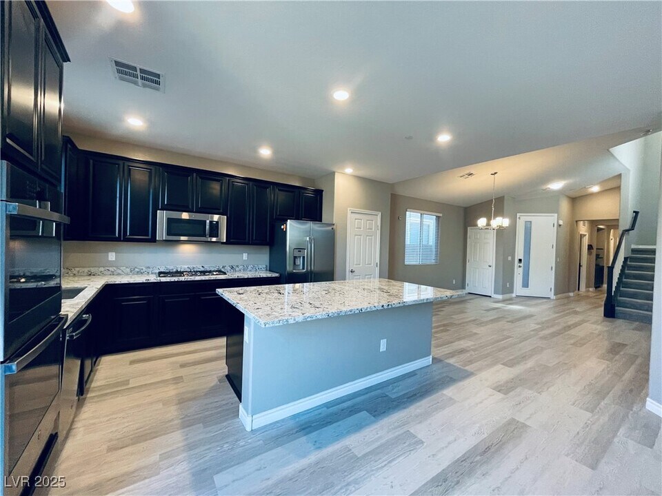 930 Bayberry Ridge St in Henderson, NV - Foto de edificio