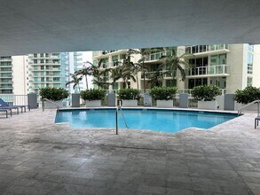 170 SE 14th St, Unit PH08 in Miami, FL - Building Photo - Building Photo