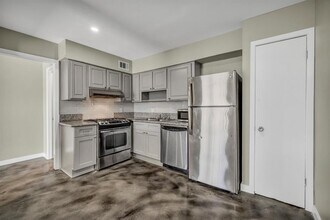 2808 Skyway Cir in Austin, TX - Building Photo - Building Photo