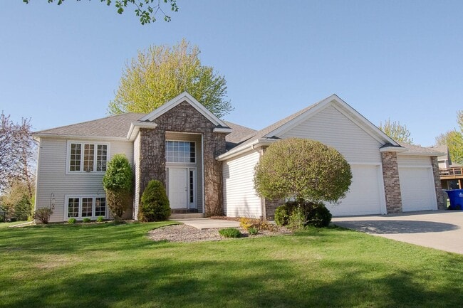 property at 2198 Neptune Pl SW