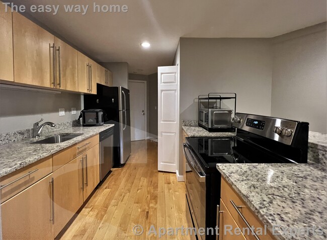 17 Bow St in Somerville, MA - Building Photo - Building Photo