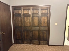 10 Bonneville Dr in Springfield, IL - Building Photo - Building Photo