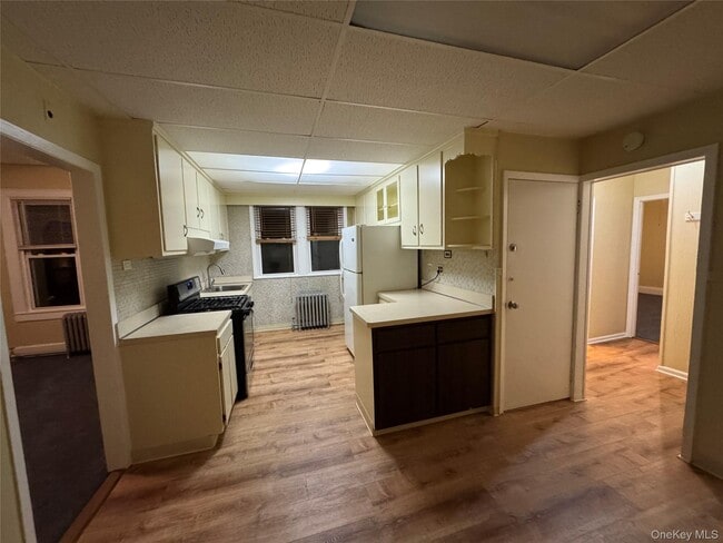 40-13 201st St in Queens, NY - Building Photo - Building Photo