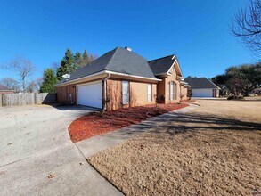 206 Rhett Ct in Warner Robins, GA - Building Photo - Building Photo