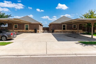 2808 E Garfield Ave in Alton, TX - Building Photo
