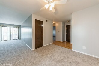 960 S River Rd in Des Plaines, IL - Building Photo - Building Photo