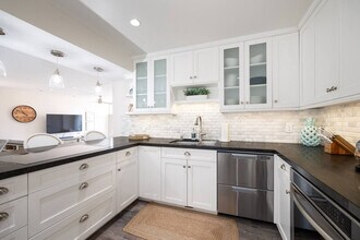 376 San Antonio Ave, Unit SI FL1-ID1335157P in San Diego, CA - Foto de edificio - Building Photo