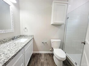 5805 Swallow Ave-Unit -2 in Palmhurst, TX - Building Photo - Building Photo