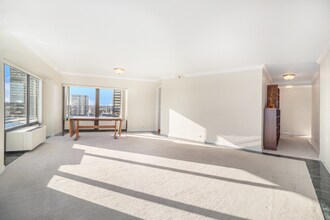 5000 Town Center in Southfield, MI - Building Photo - Building Photo