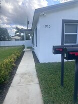 1016 State St in West Palm Beach, FL - Building Photo
