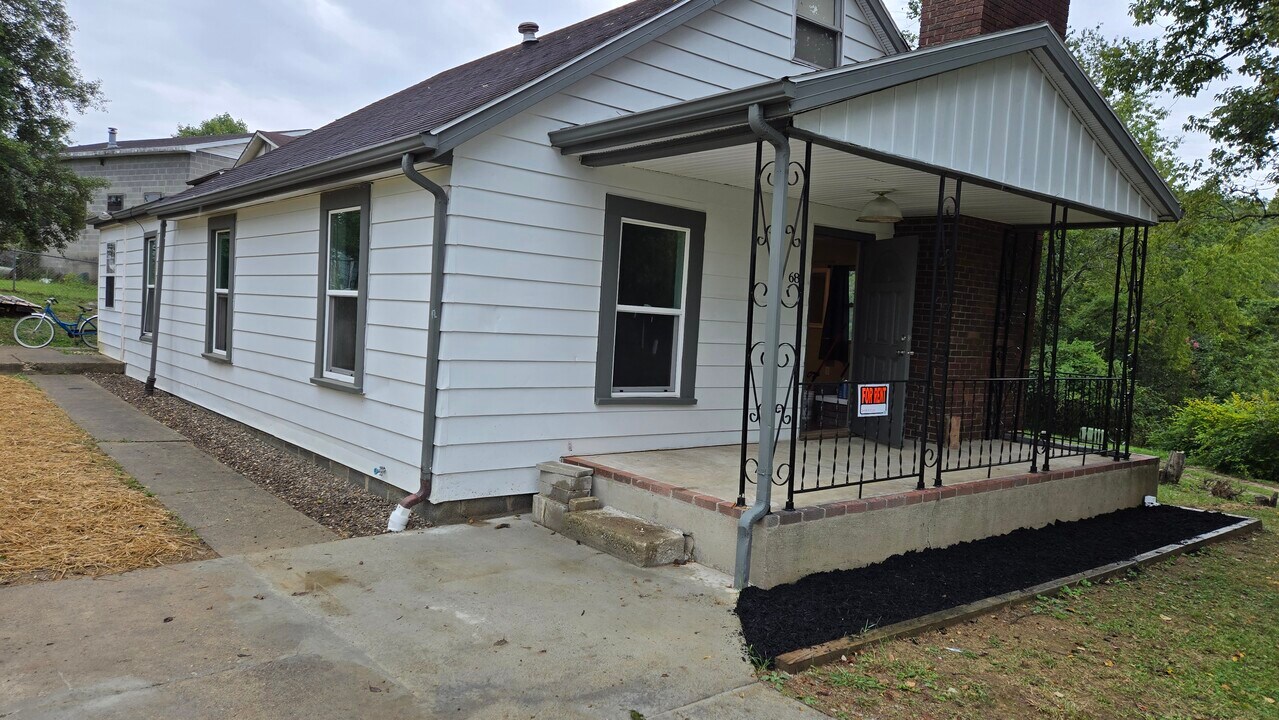 68 Elway Dr in Huntington, WV - Foto de edificio