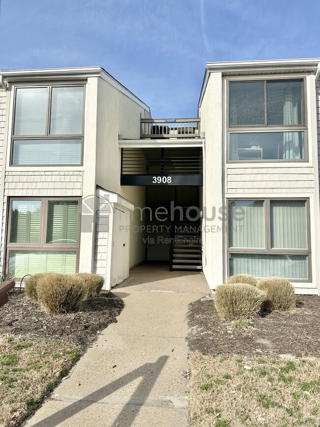 property at 3908 Whispering Oaks Pl