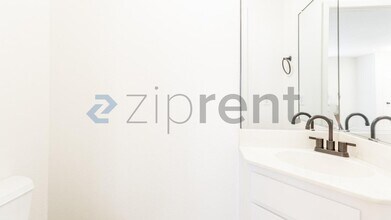 730 Jefferson St in Petaluma, CA - Building Photo - Building Photo