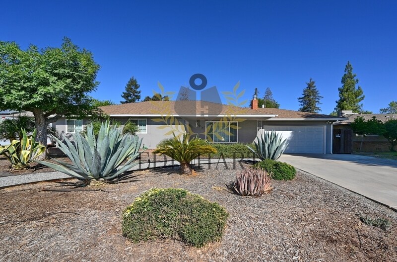 5568 N Millbrook Ave in Fresno, CA - Building Photo