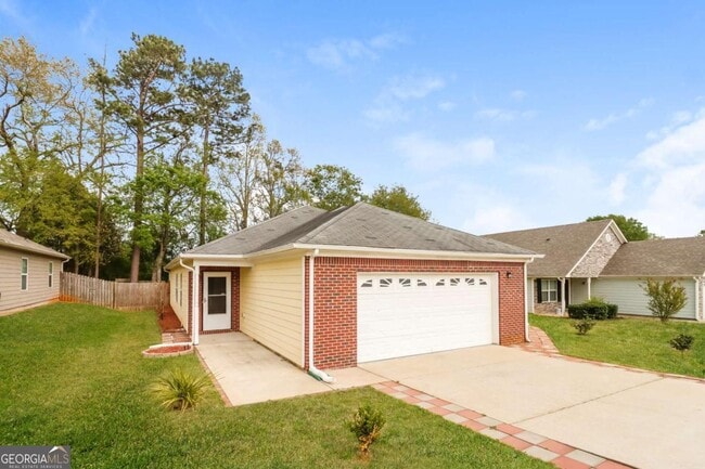 10944 Big Sky Dr in Hampton, GA - Building Photo - Building Photo