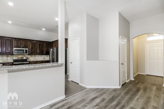 649 Minkel Dr in Crowley, TX - Building Photo - Building Photo