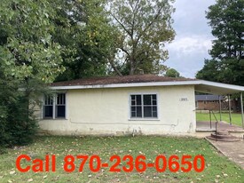 201 S 14th Ave in Paragould, AR - Building Photo