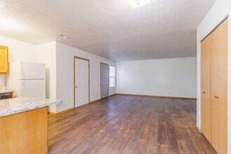 520-522 Lamont Dr in Lincoln, NE - Building Photo - Building Photo