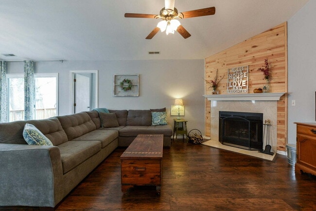 136 Travis Trail in Branson, MO - Building Photo - Building Photo