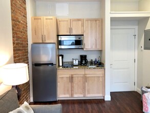 17 Cumberland St, Unit 4 in Boston, MA - Building Photo - Building Photo