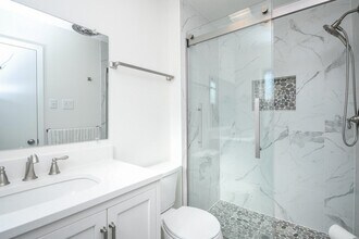 2515 Valleyfield Dr in Houston, TX - Building Photo - Building Photo