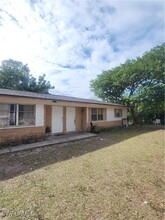 5508-5514-5514 Eighth Ave in Ft. Myers, FL - Building Photo - Building Photo