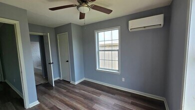 1012 Ann in Pasadena, TX - Building Photo - Building Photo