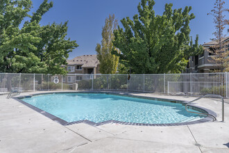 Zephyr Pointe in Reno, NV - Foto de edificio - Building Photo