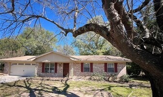 2935 40th St SE in Paris, TX - Building Photo