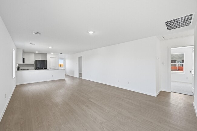 2040 Shady Oaks Dr in Ennis, TX - Building Photo - Building Photo