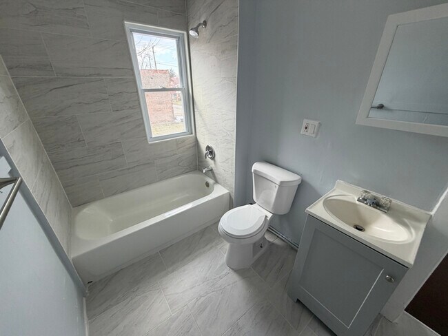 12614 Forest Ave, Unit 2 in Cleveland, OH - Building Photo - Building Photo