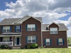 2566 Leprechaun Ln in Clarksville, TN - Building Photo