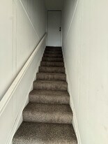 1303-1303.5-13035 Penn Ave, Unit Apt C in Jeannette, PA - Building Photo