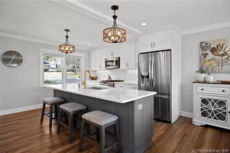 47 Hilton St in Darien, CT - Building Photo - Building Photo