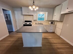 1515 N Binkley St in Sherman, TX - Building Photo - Building Photo