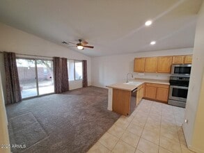 3707 E Rolling Green Way in Chandler, AZ - Building Photo - Building Photo