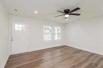 36 Oak St in China Grove, NC - Building Photo - Building Photo