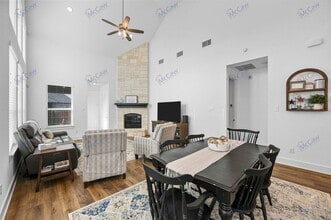 424 Country Meadows Blvd in Waxahachie, TX - Building Photo - Building Photo